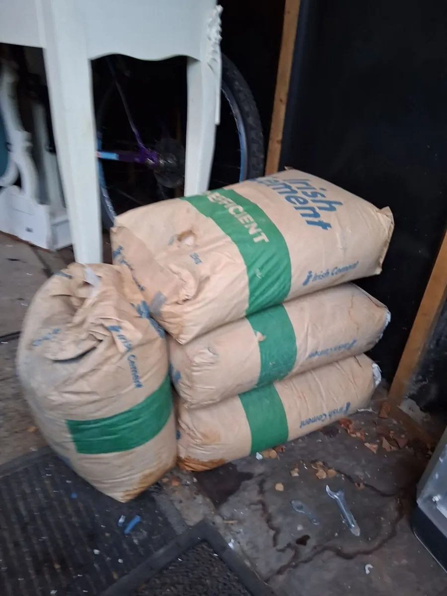 BUILDERS  CEMENT - Image 2