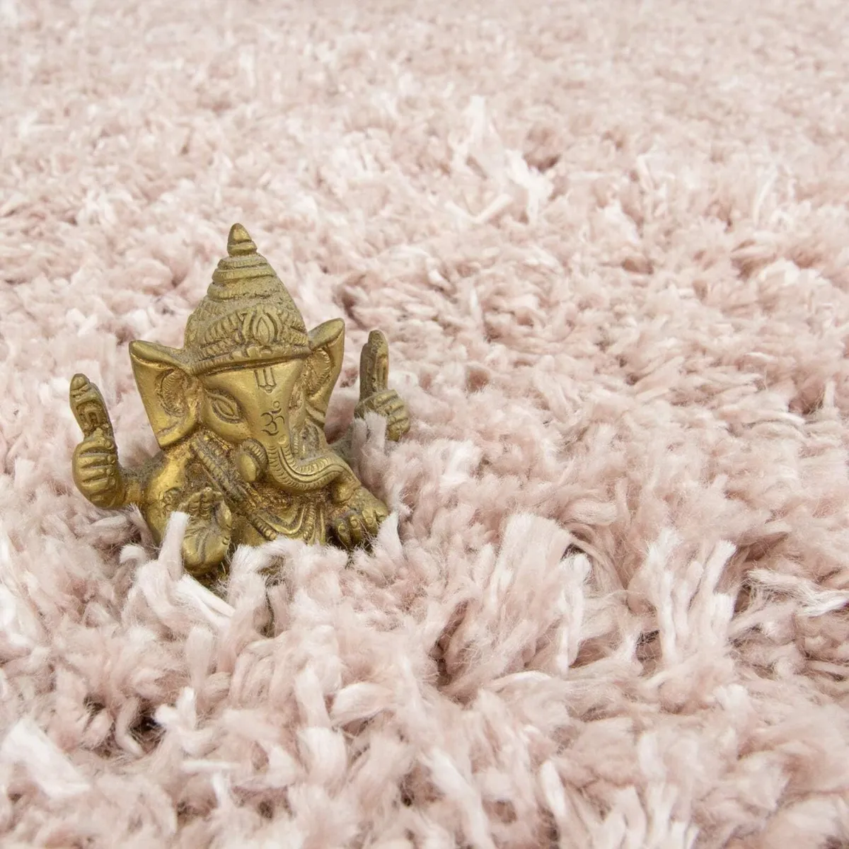 Thick Shaggy Rug Blush - Image 4