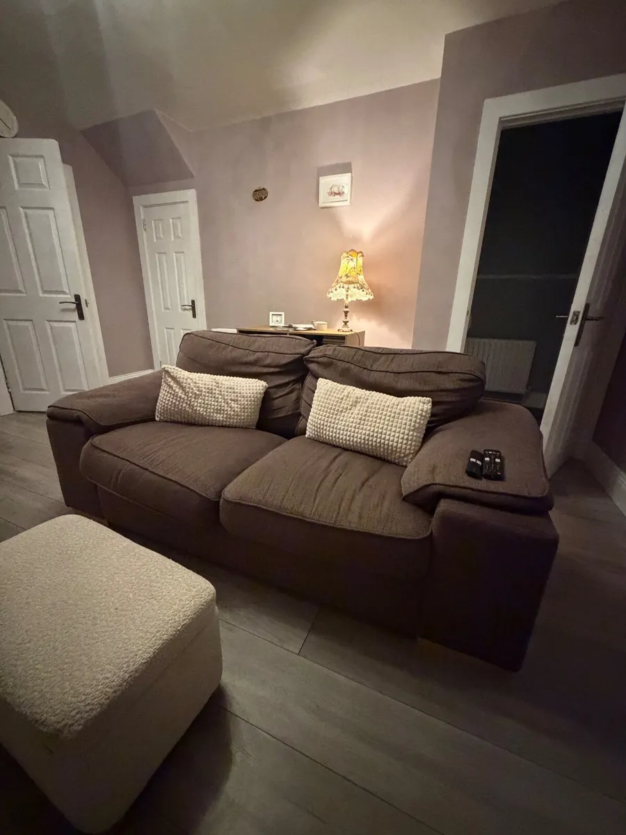 Couch - Image 4