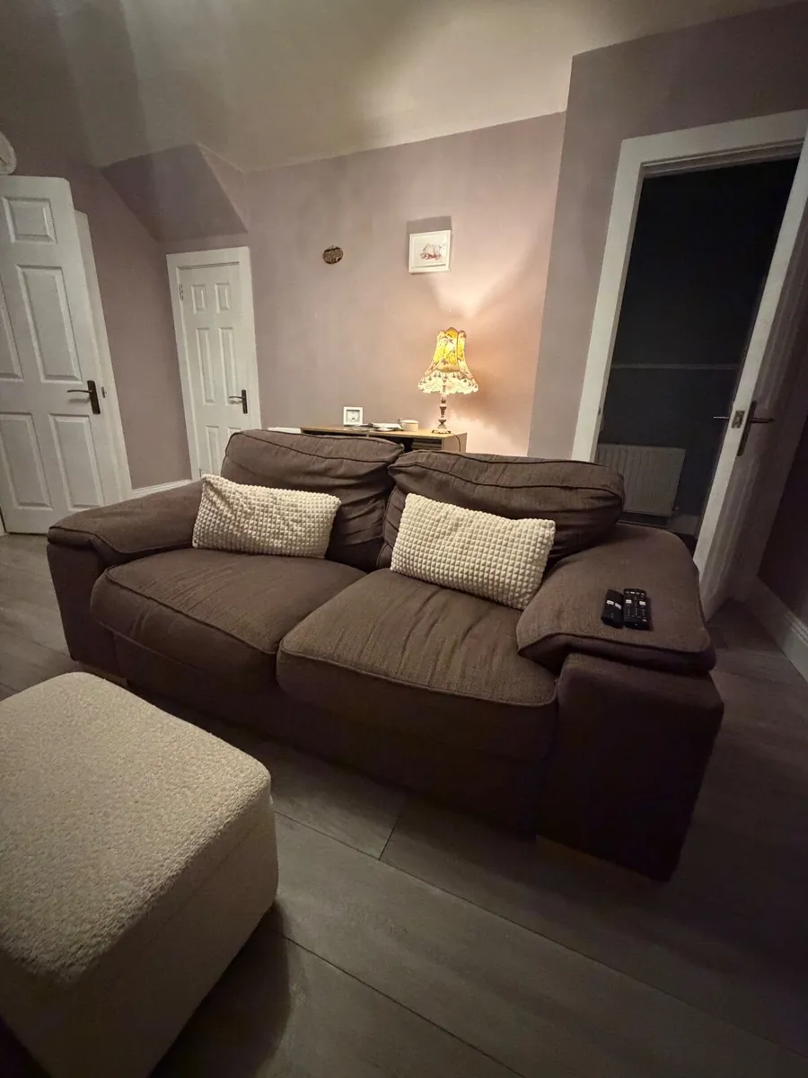 Couch - Image 2