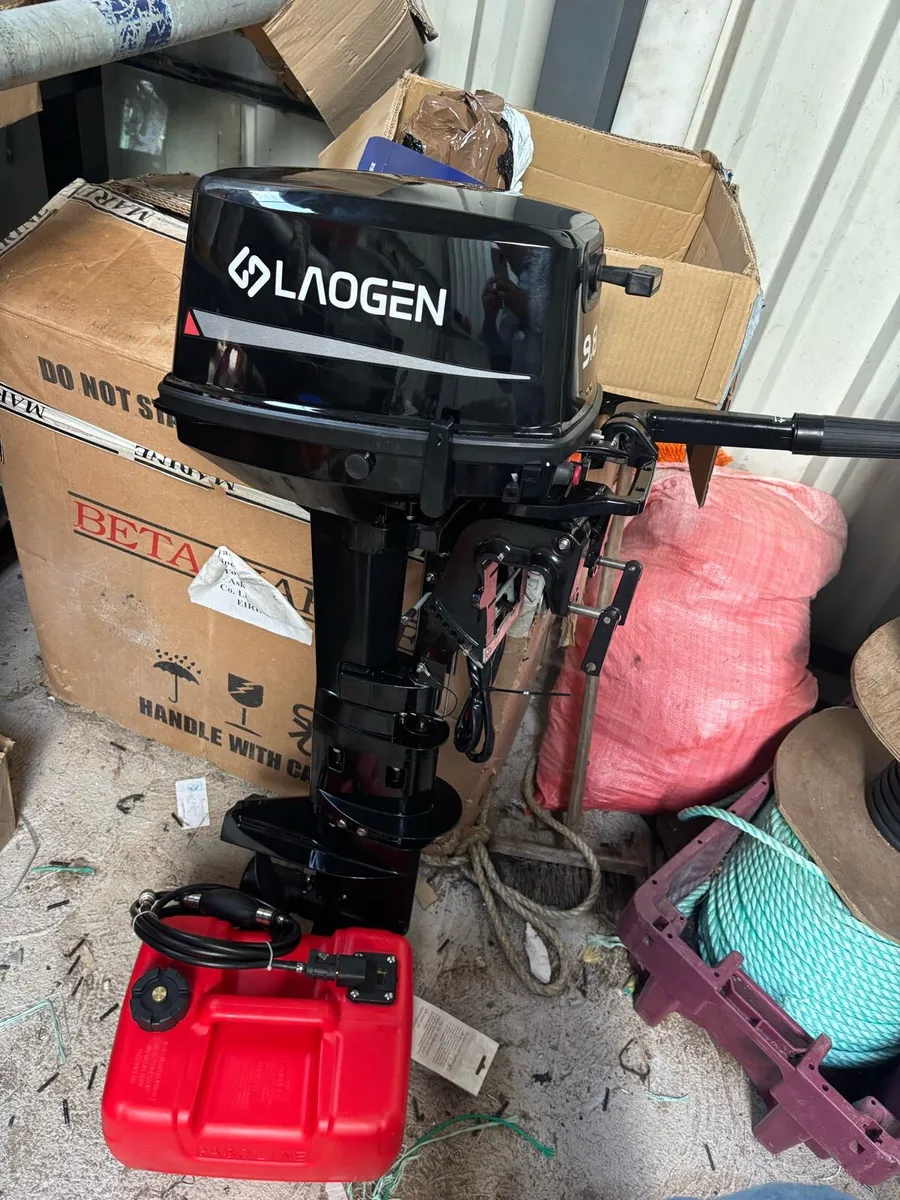 9.8 2 stroke tiller electric & pull start outboard - Image 2