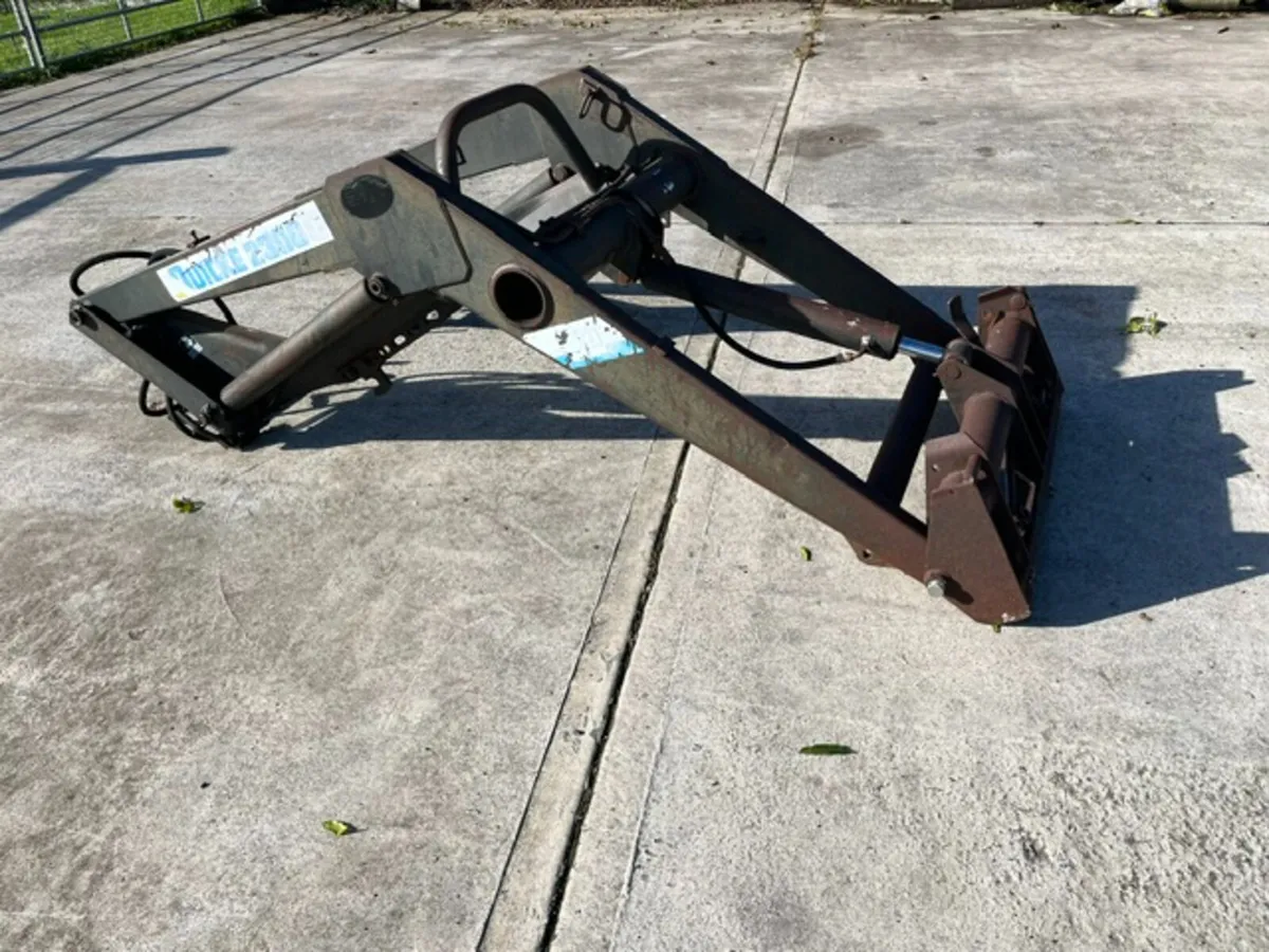 Quicke 2300ePower Loader - Image 1