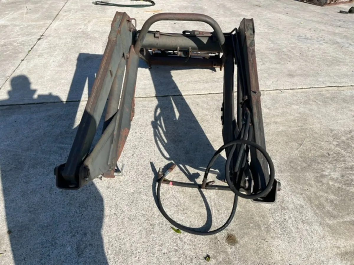 Quicke 2300R Power Loader - Image 1