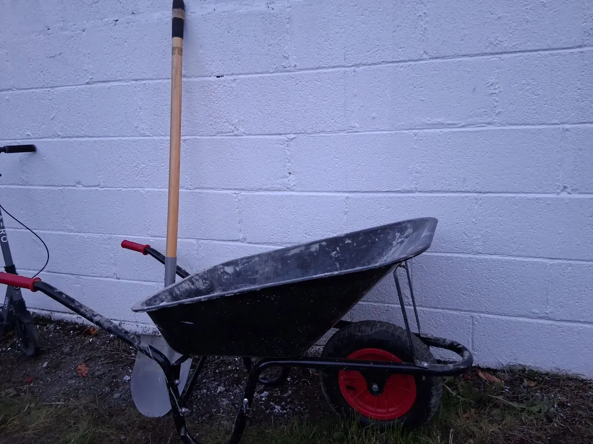 BUILDERS SHOVEL ( NEW) - Image 4