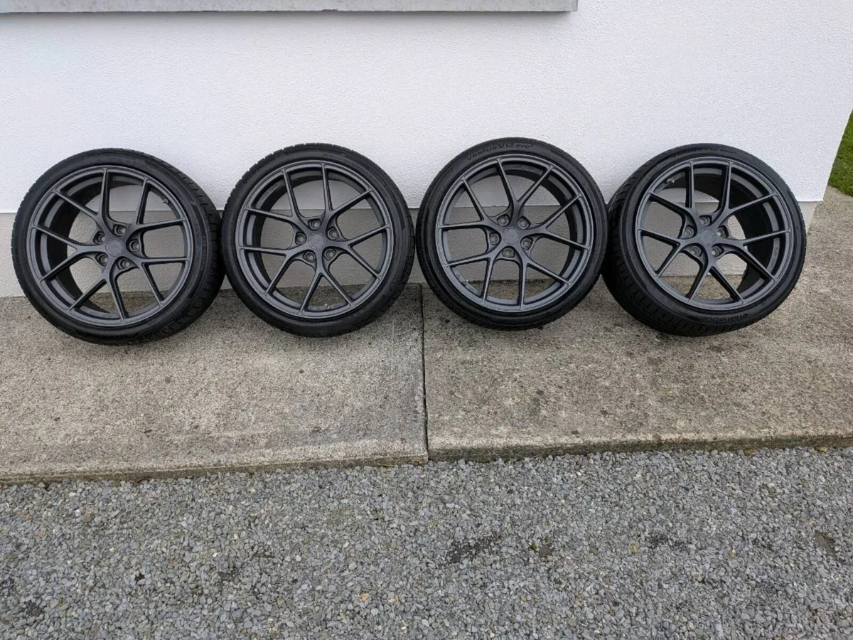5x120 19" BMW Alloys New Hankook Tyres with TPMS - Image 1