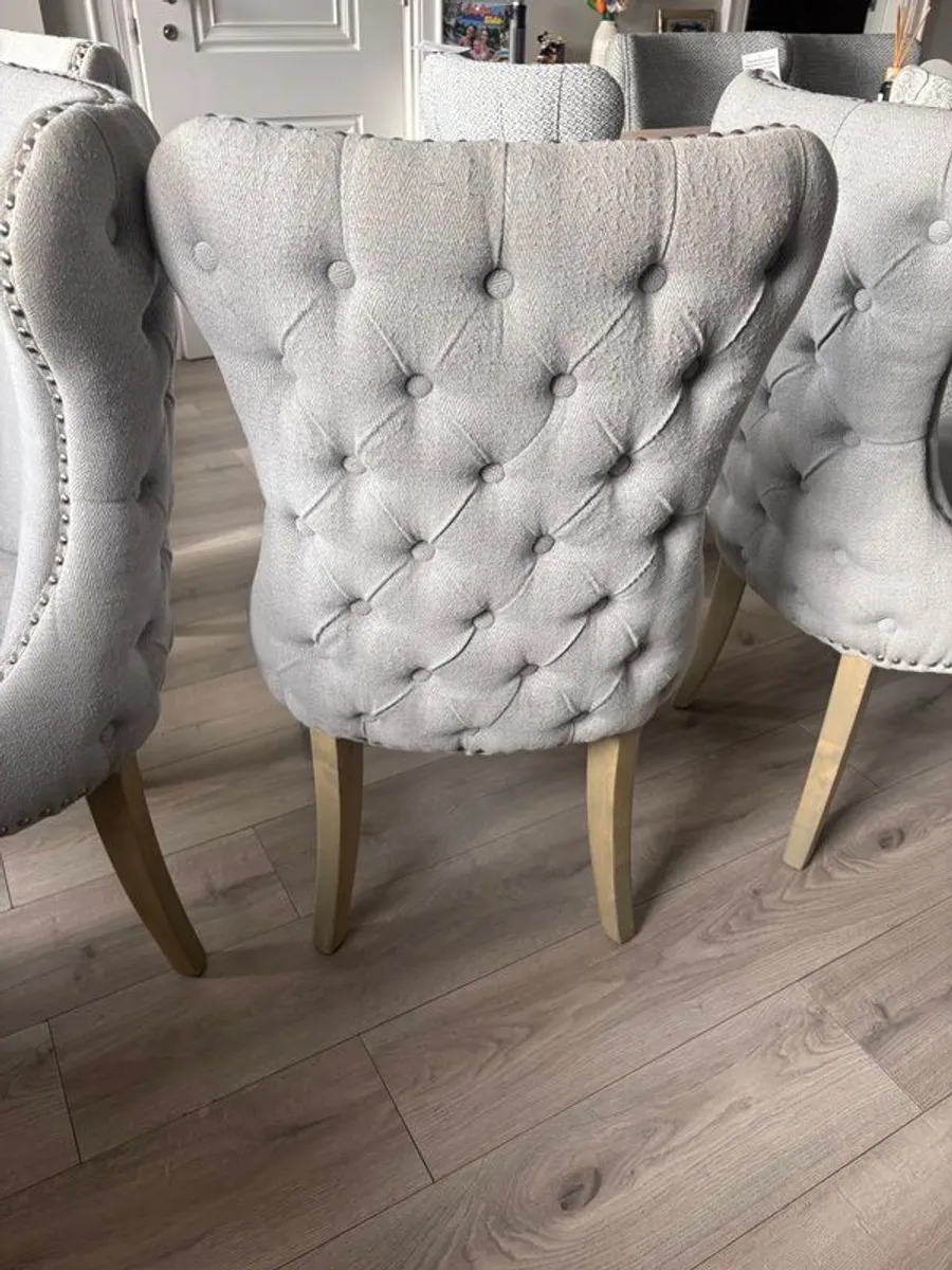 6 baroque grey button chairs - Image 1