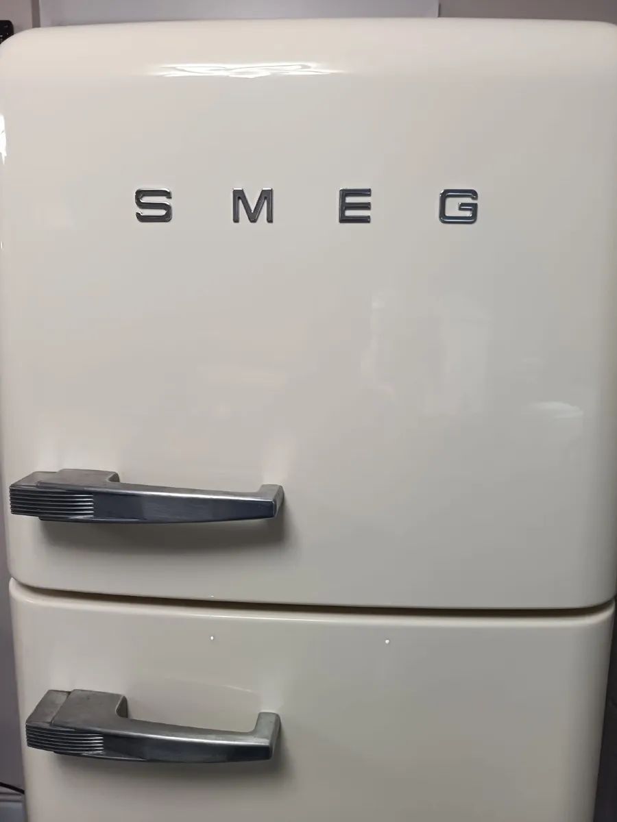SMEG Fab 30 fridge freezer - Image 2