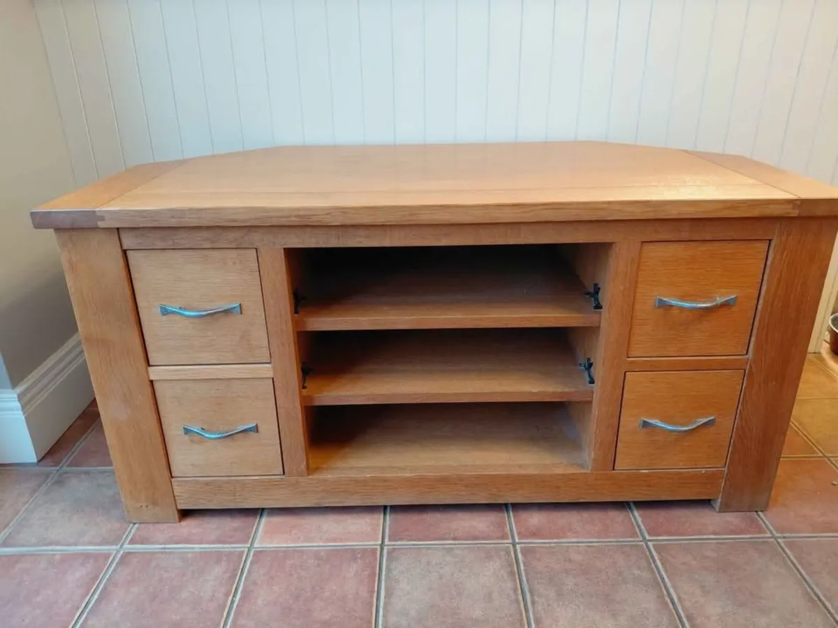 Solid Oak TV Unit - Image 1