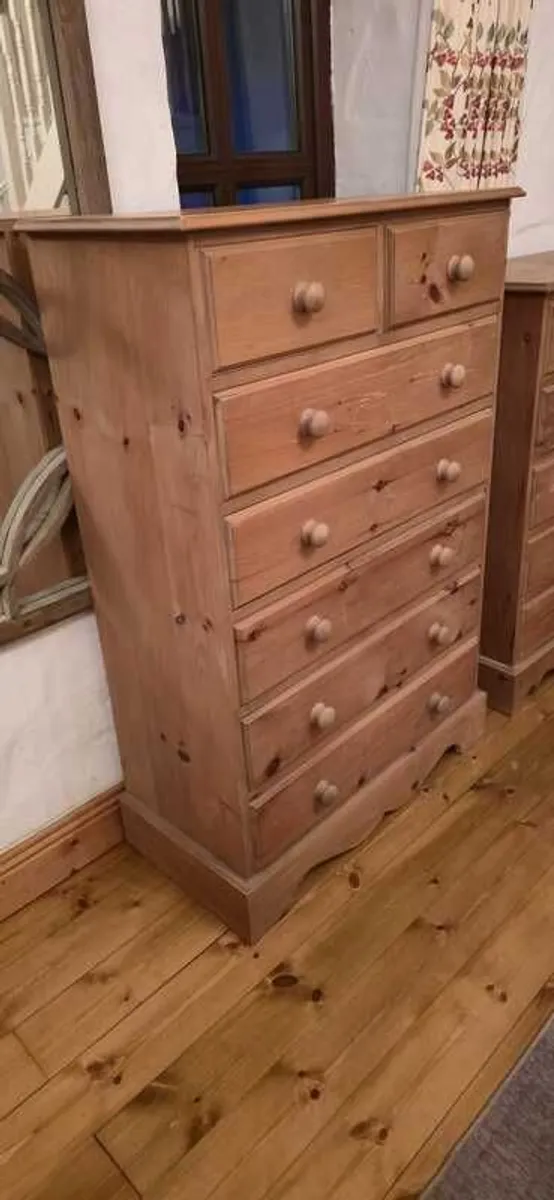 chest of drawers - Image 1