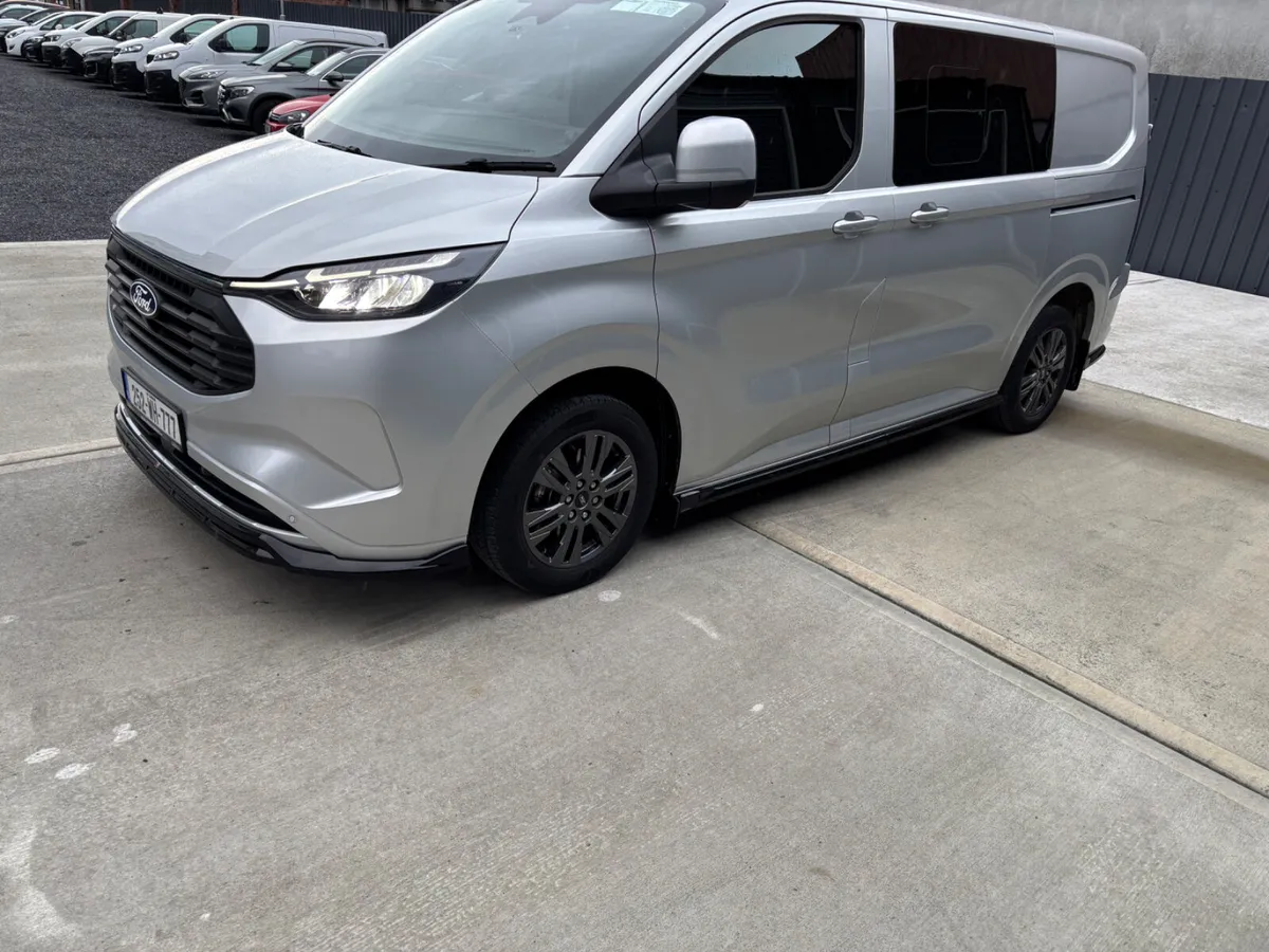 2025 Ford Transit Custom 2.5Petrol Plug-in Hybrid - Image 2