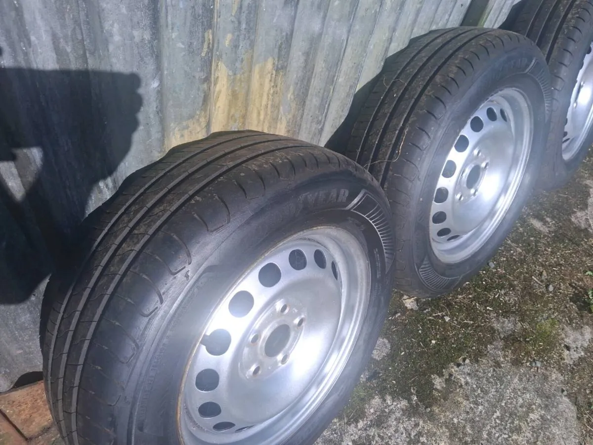 Vw wheels 95% Good Years 195/65/15 - Image 2