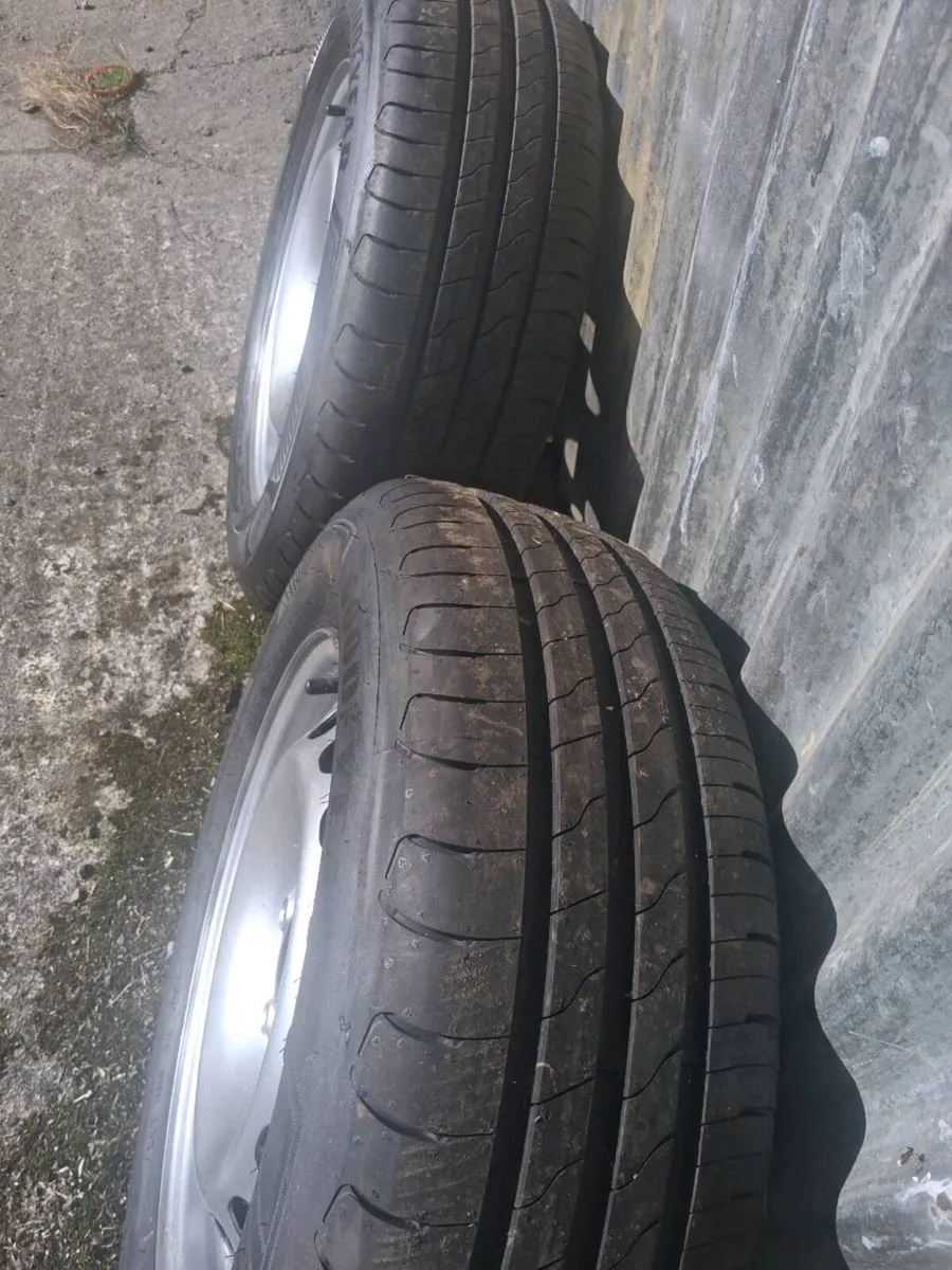 Vw wheels 95% Good Years 195/65/15 - Image 4