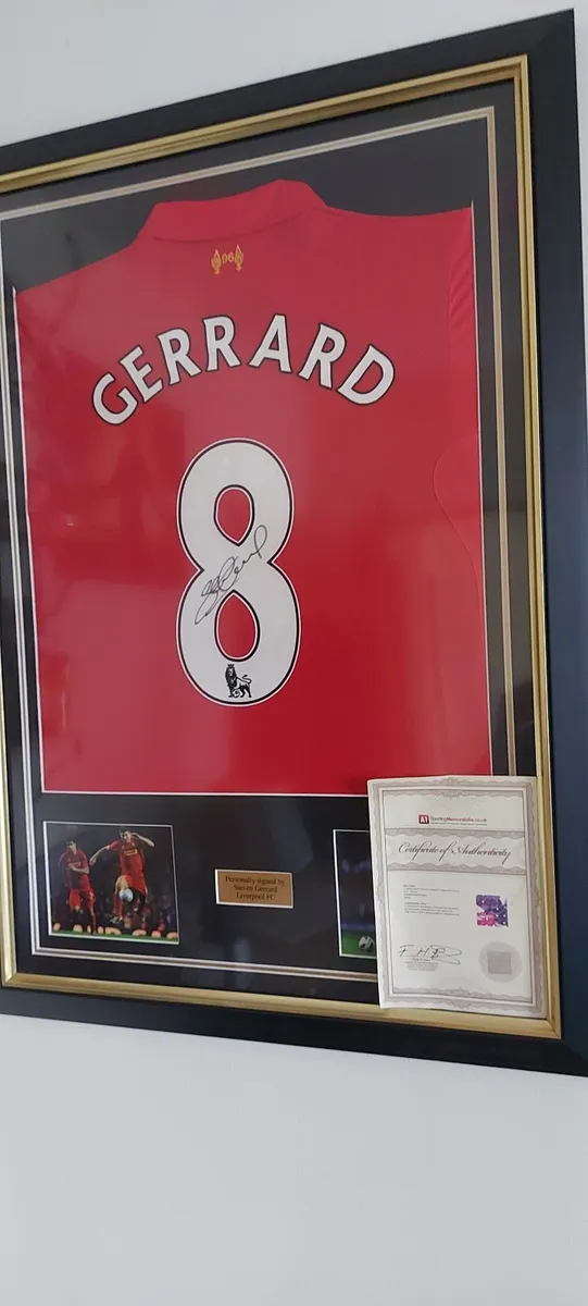 Signed and framed Steven Gerrard jersey - Image 3