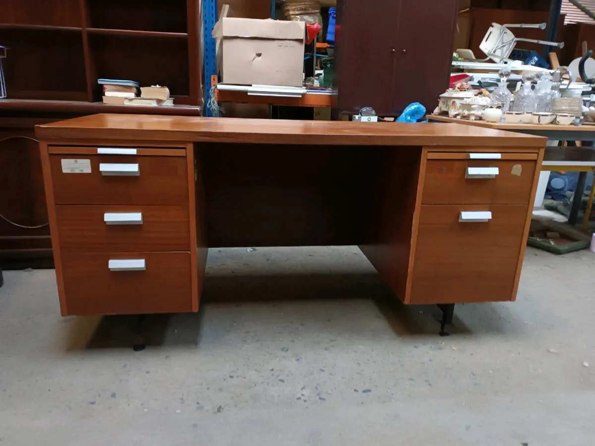 Office Desk - Image 1