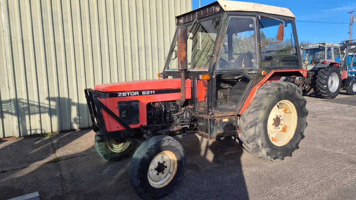 ZETOR 6211 TRACTOR - Image 1