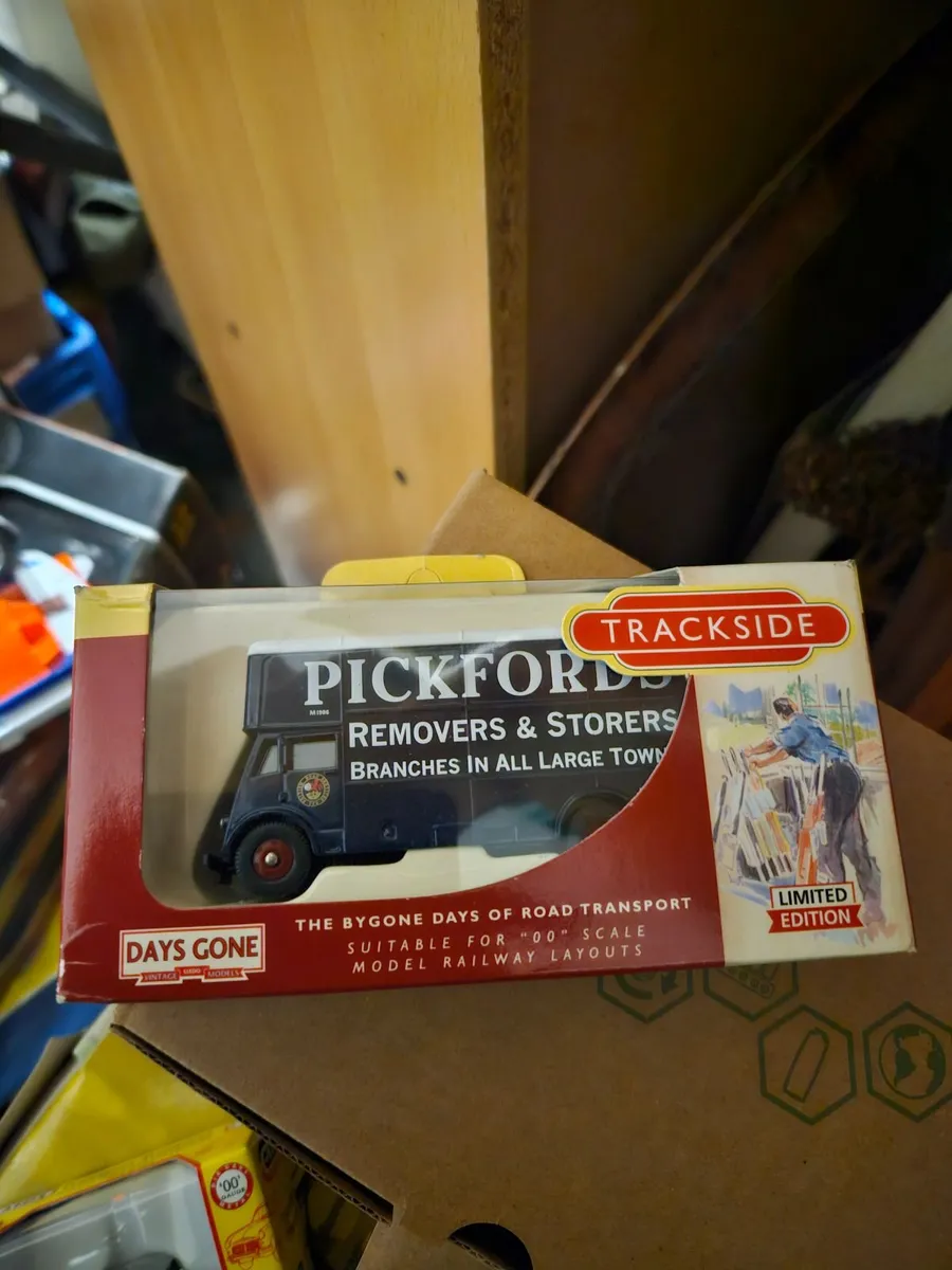 Corgi Trackside Pickfords Truck