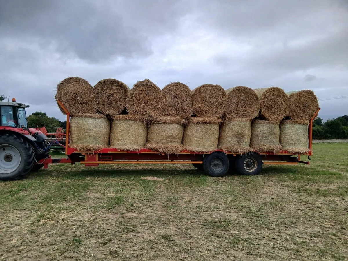 32 ft bale trailer - Image 2