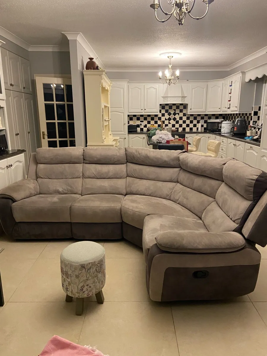 Couch - Image 2