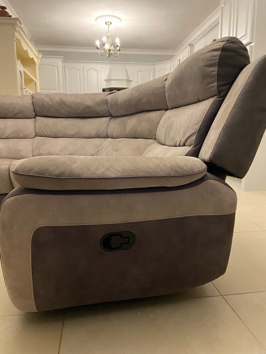 Couch - Image 4