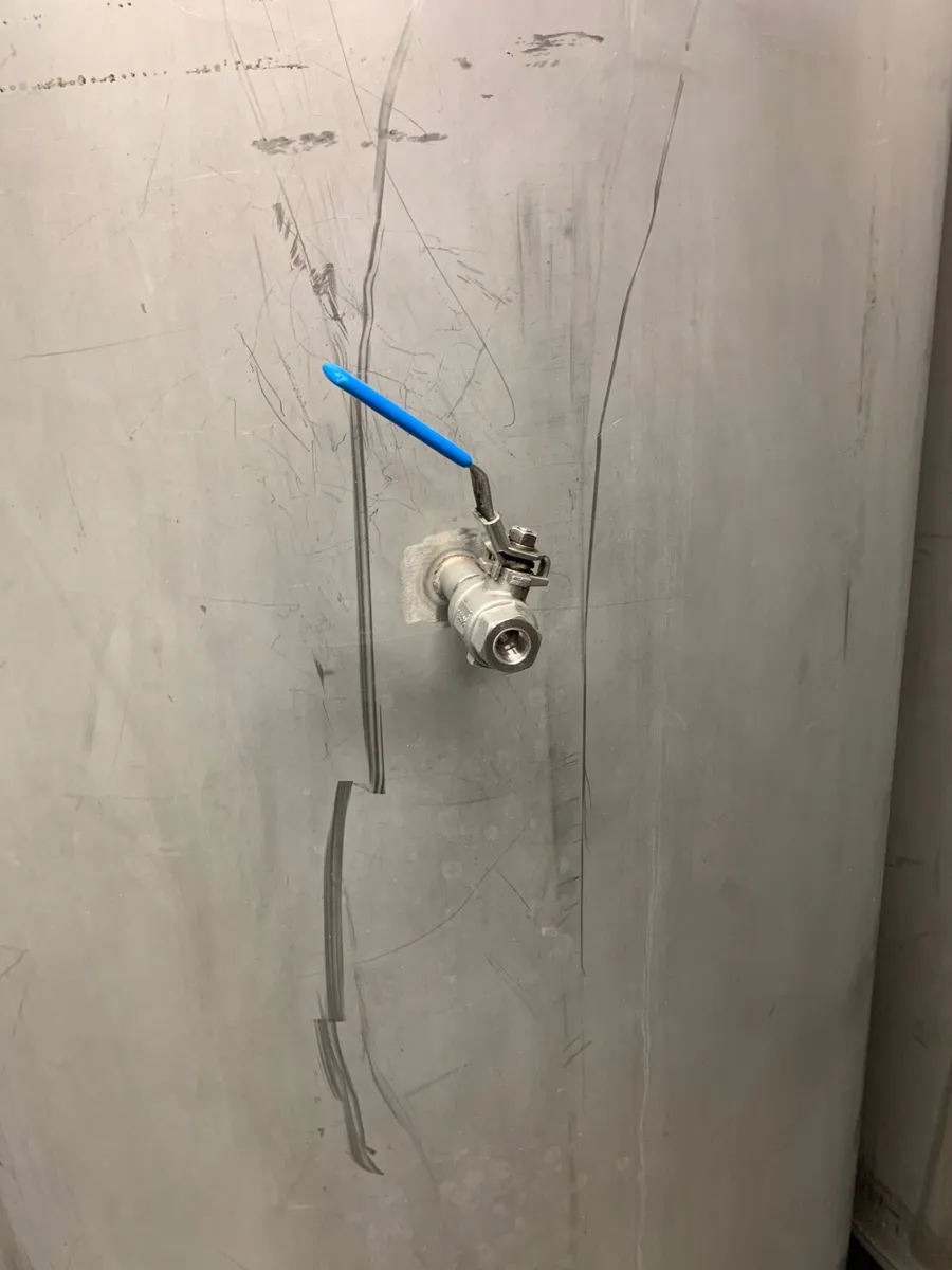 Stainless Steel Tanks, 1,000L - Image 2
