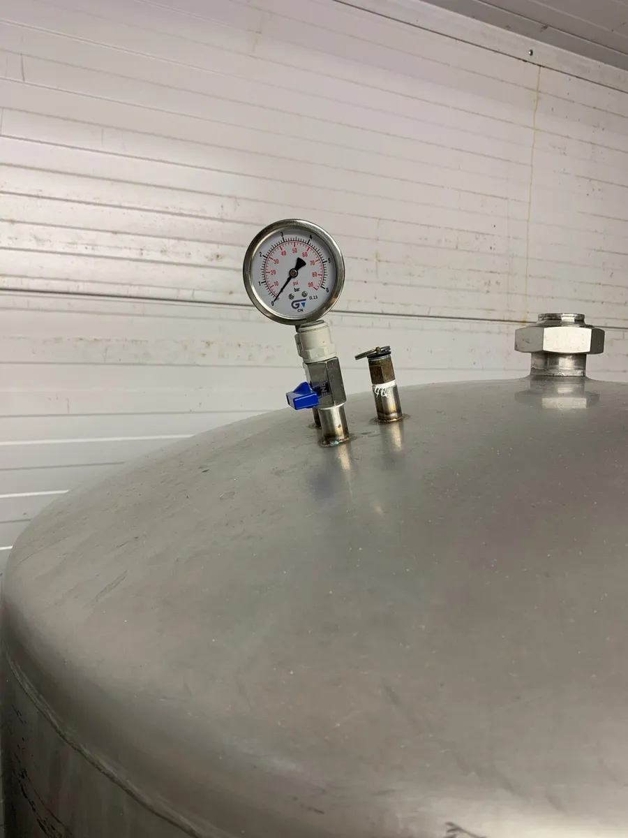 Stainless Steel Tanks, 1,000L - Image 3