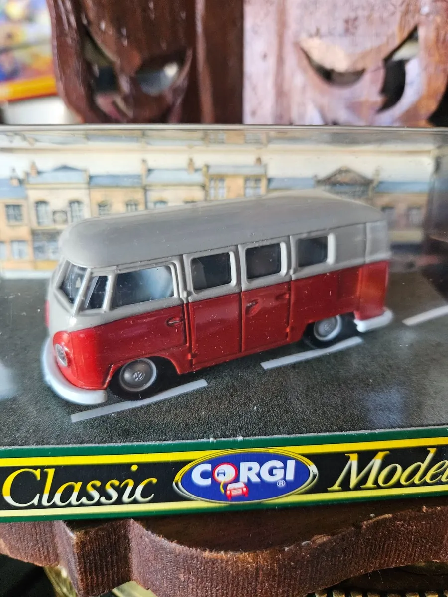 Corgi VW Minibus - Image 2