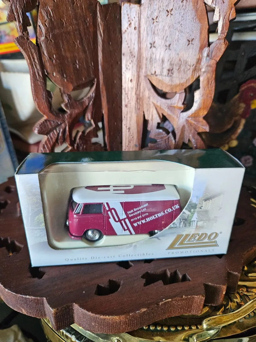 Corgi Lledo VW Holt Broadcast Service Van - Image 2