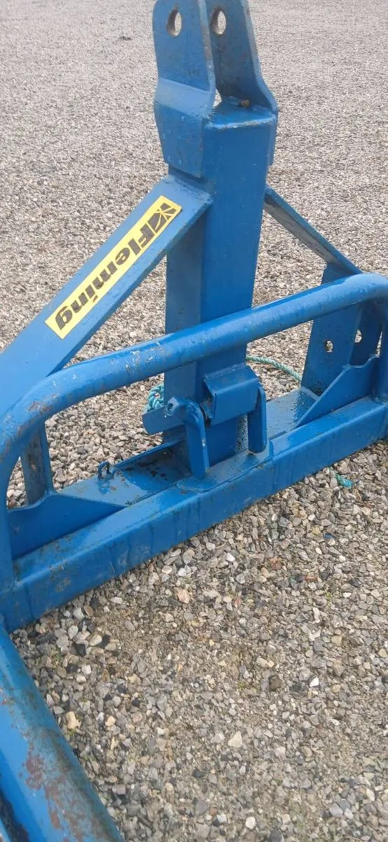 Bale lifter - Image 2