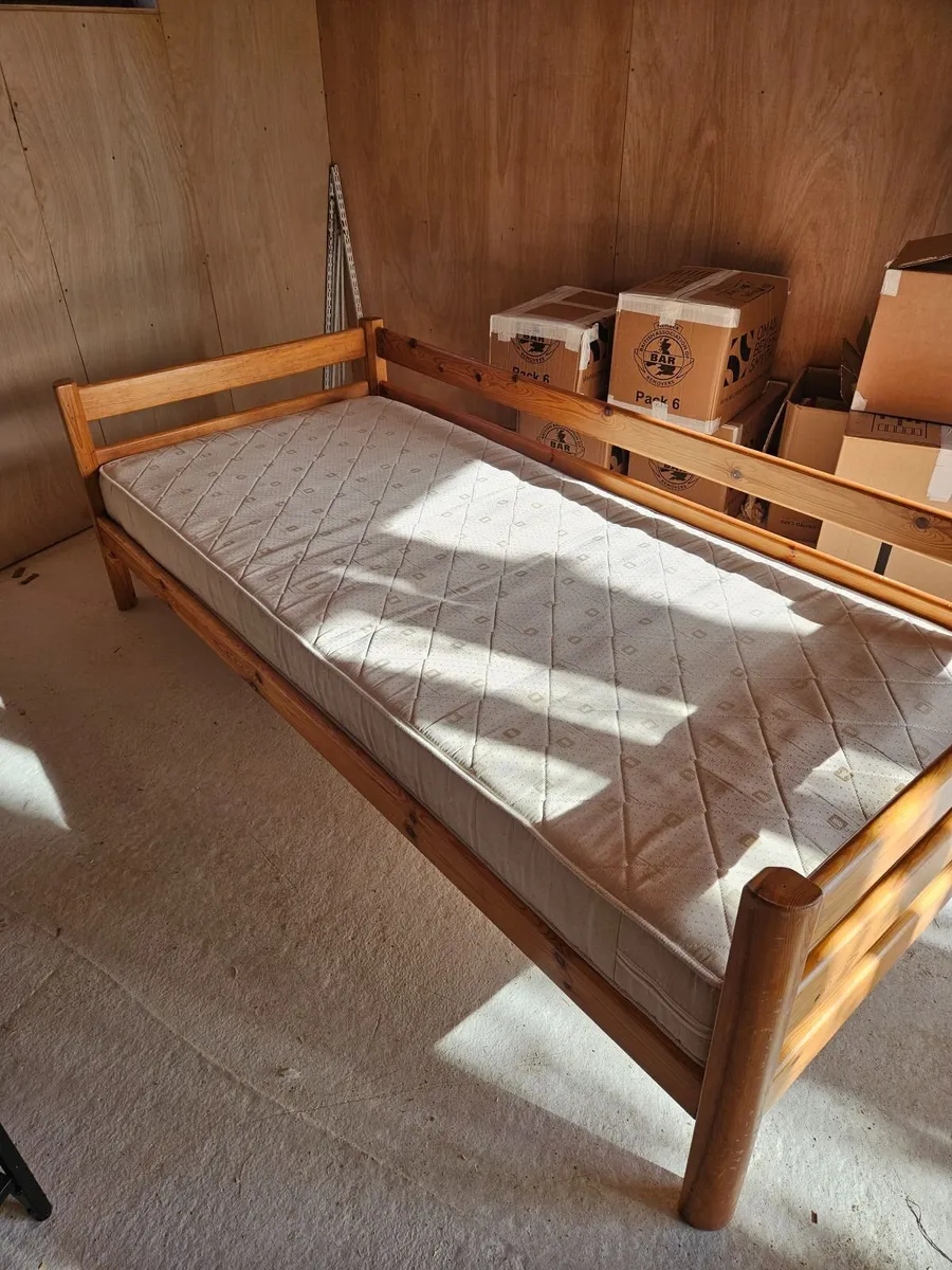 Solid pine Bunk Bed - Image 1