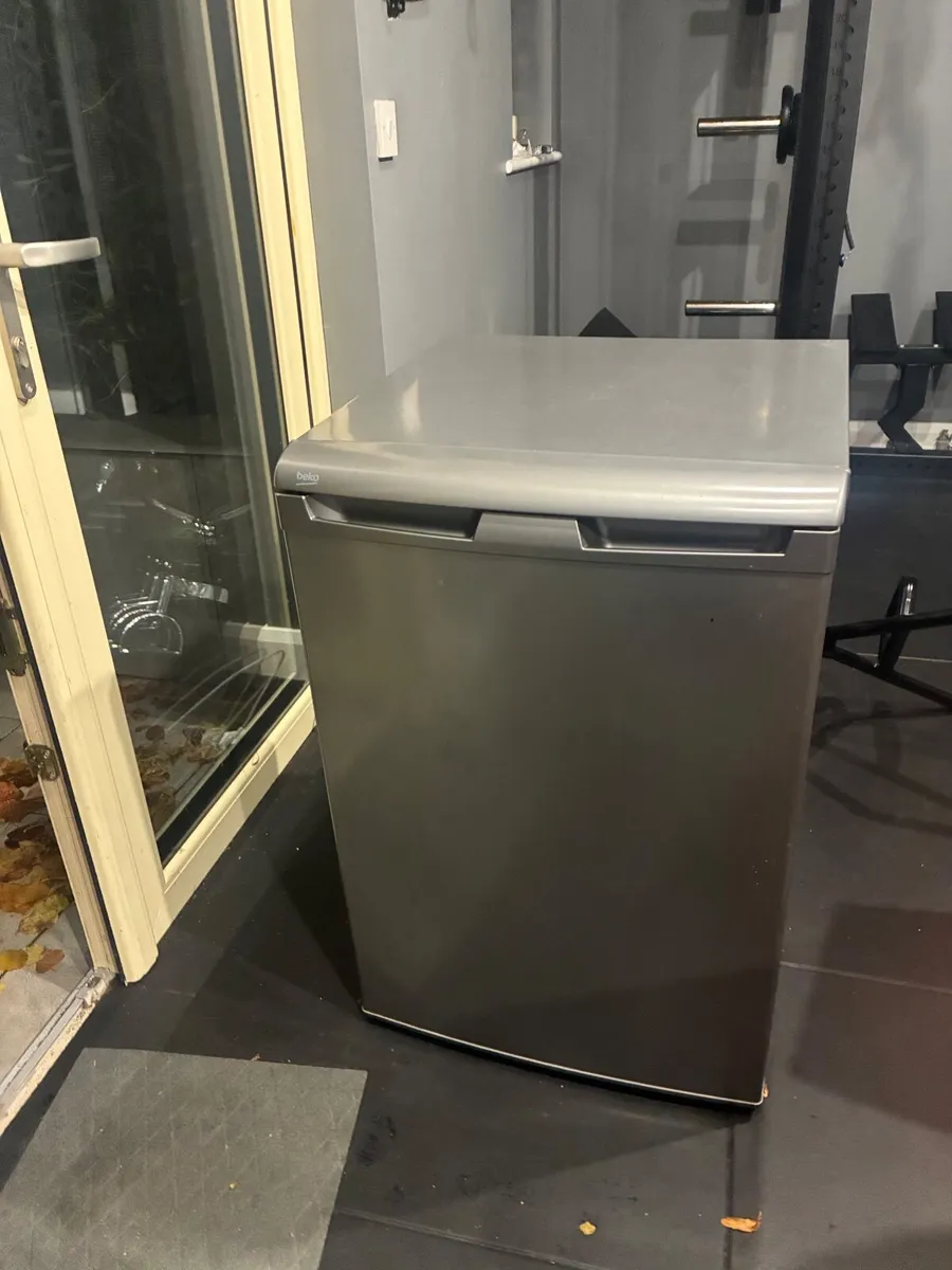 Under counter fridge - Image 3