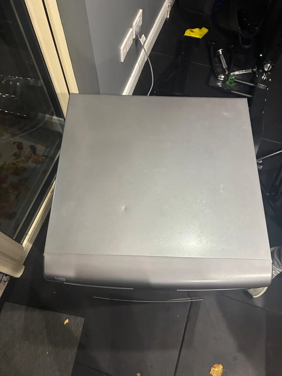 Under counter fridge - Image 4