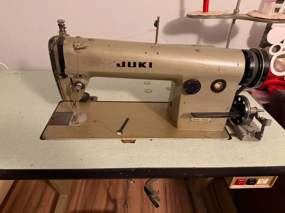 SEWING MACHINE JUKI DL-555 - Image 1