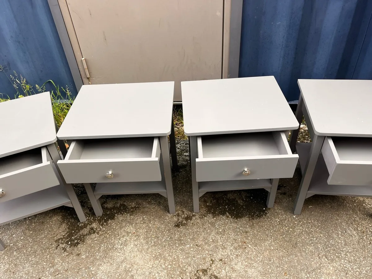 4 Bedside lockers - Image 4
