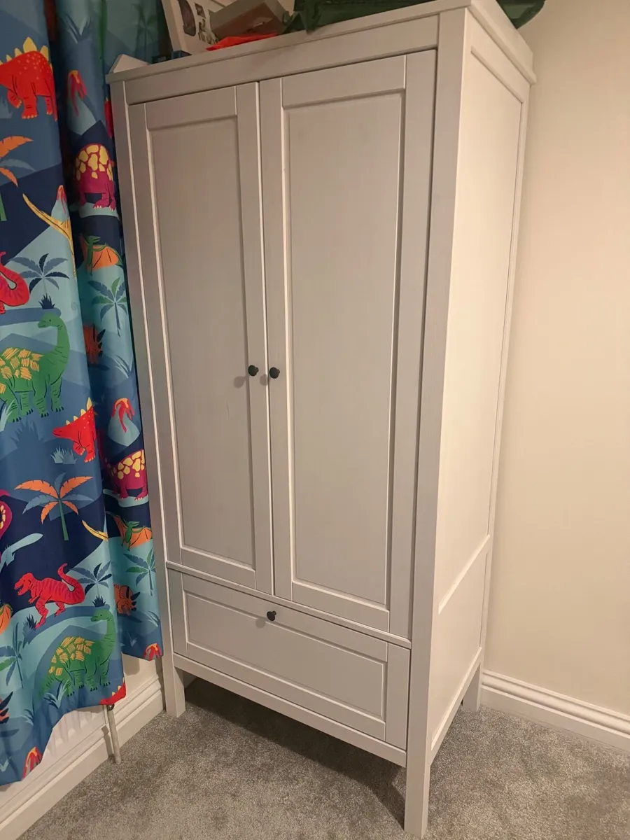 Children’s wardrobe - Image 2