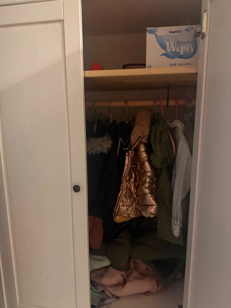 Children’s wardrobe - Image 1