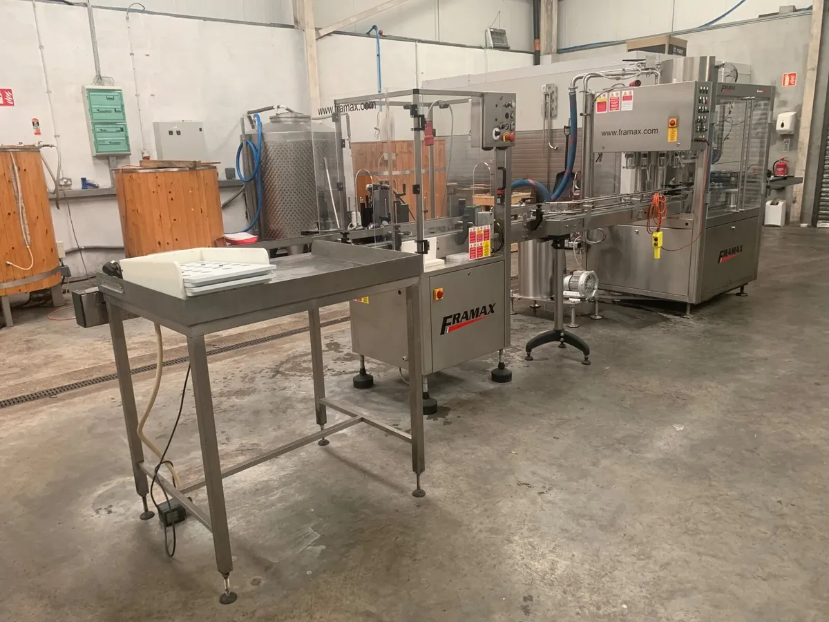 Beverage Bottling Line, 2,000bph - Image 1