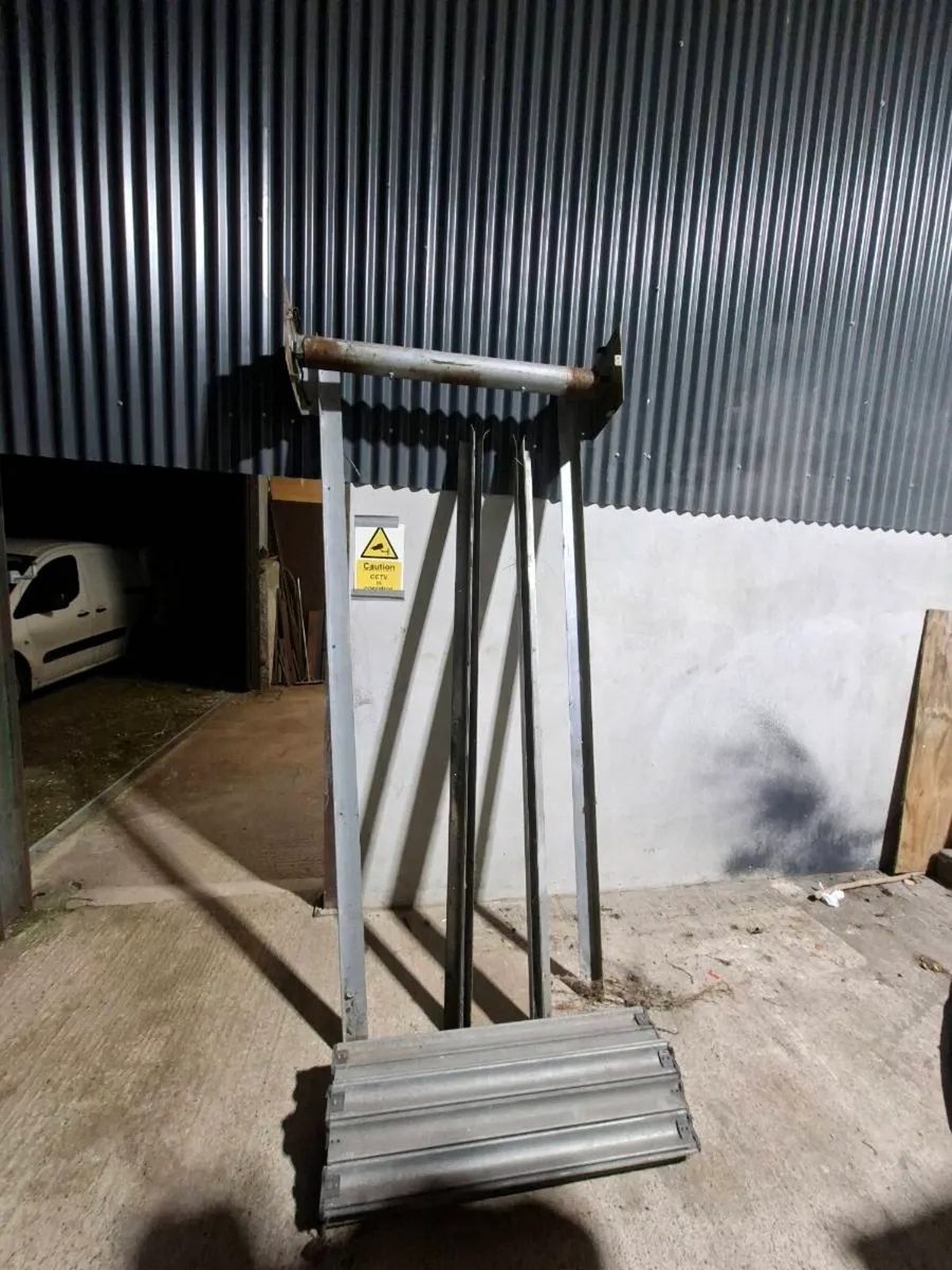Roller door - Image 1