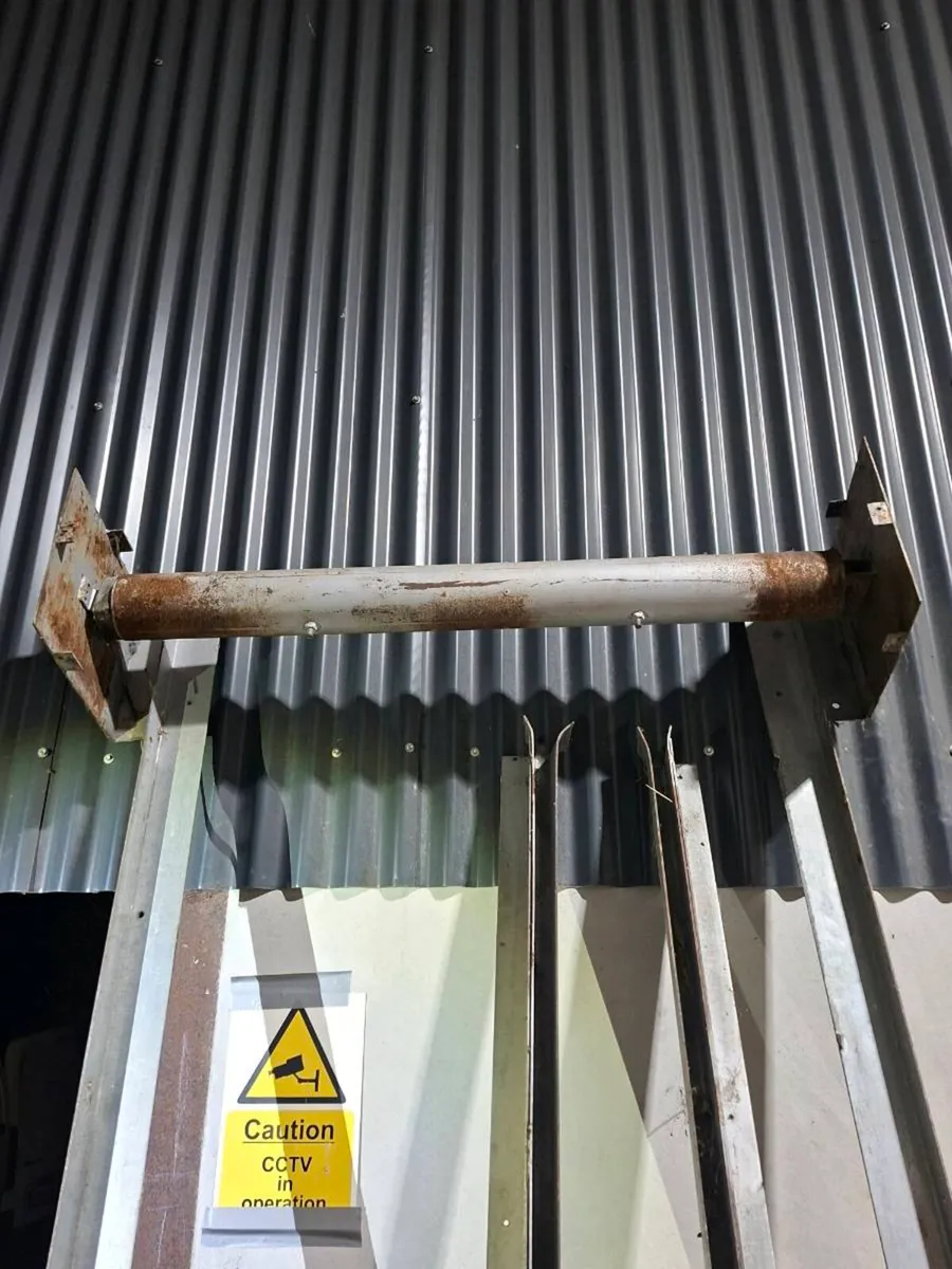 Roller door - Image 3