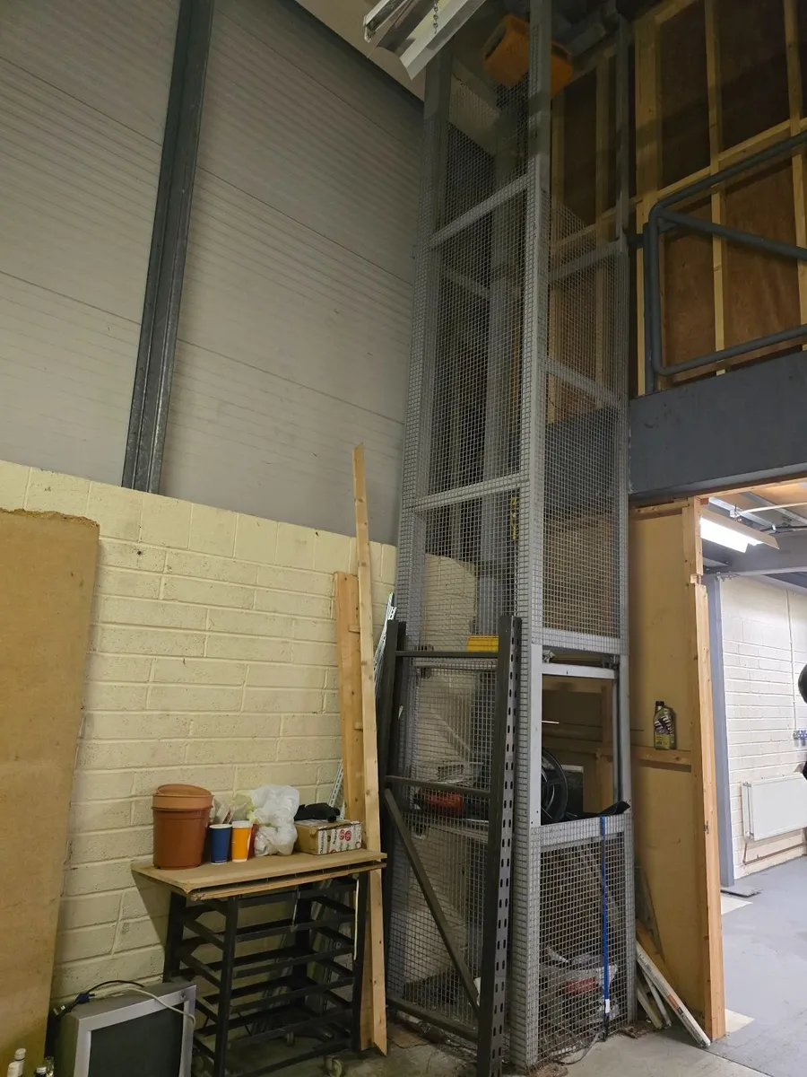 Crane - Image 3