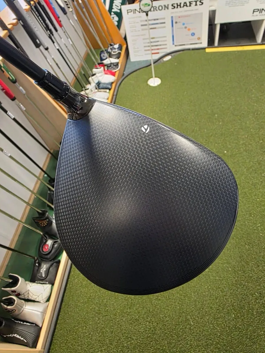 Taylormade Qi35 Driver - Image 3