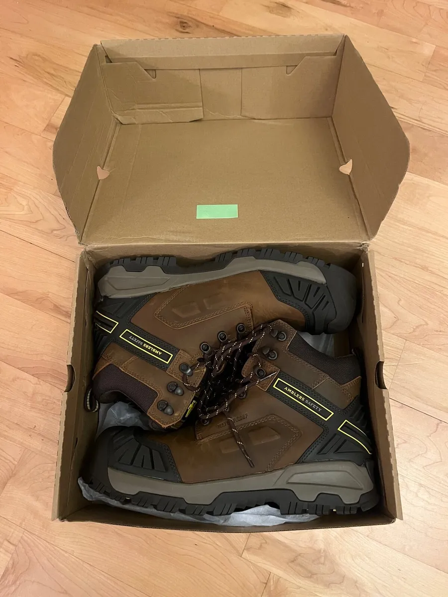 Work boots , steel toe - Image 1