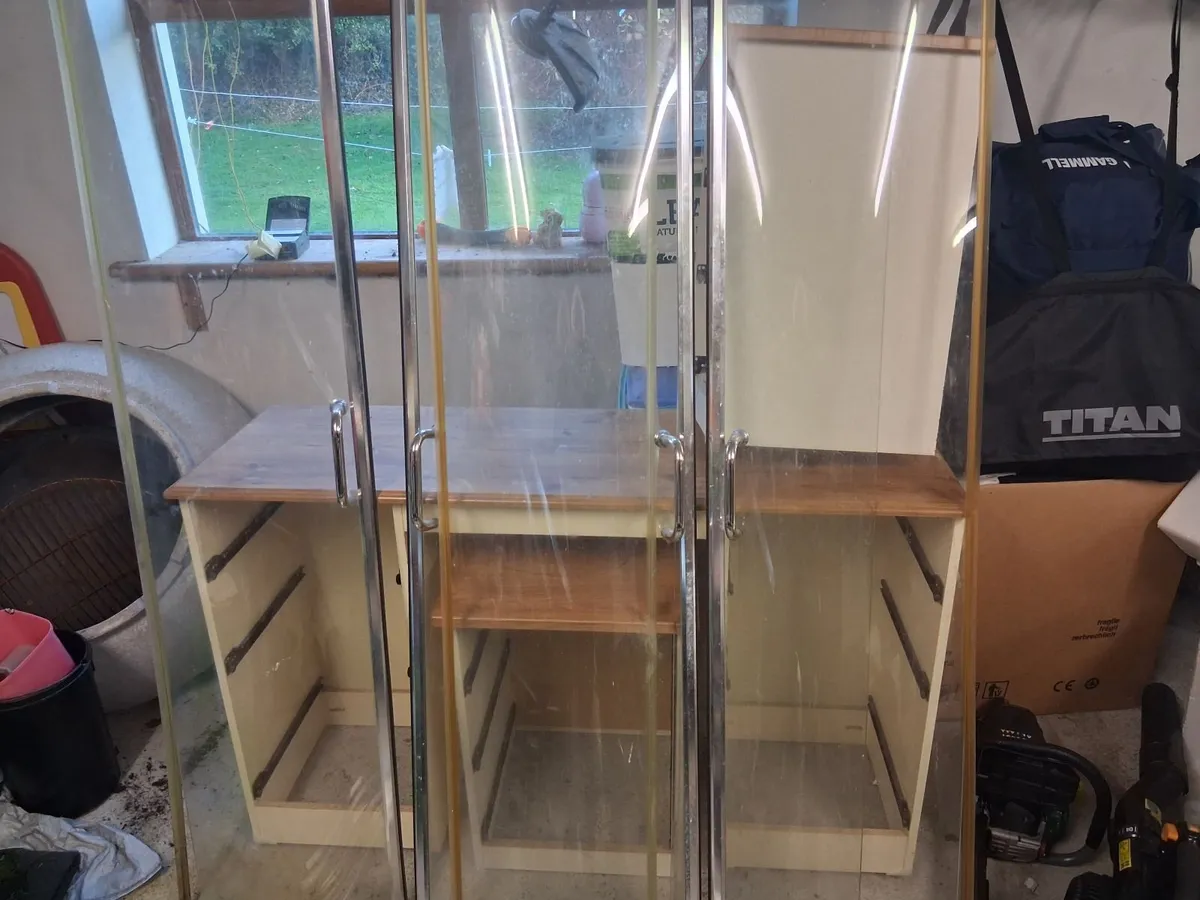 Shower enclosure - Image 2
