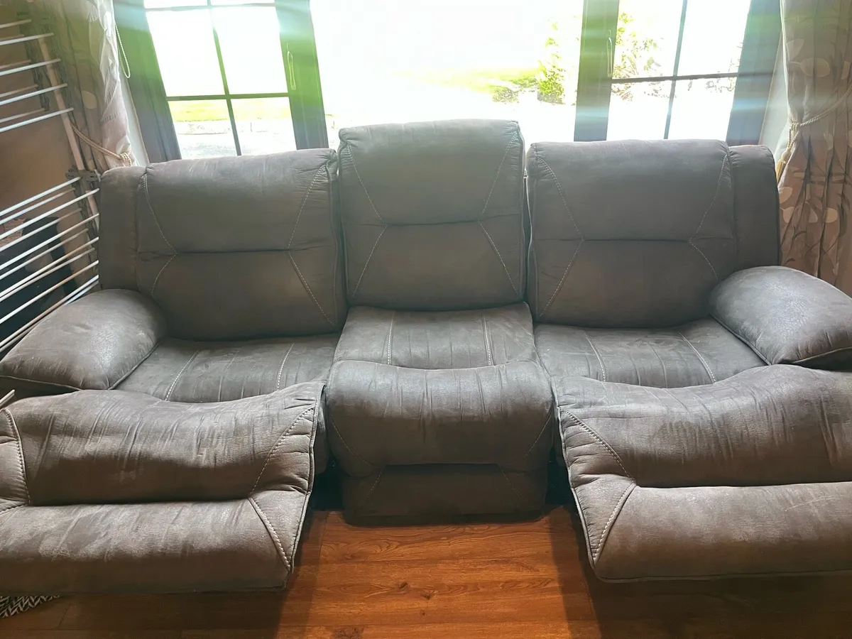 3 and 2 seater recliner couch - Image 4