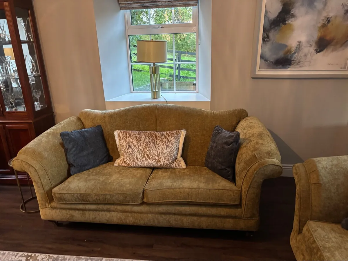 Couches - Image 2