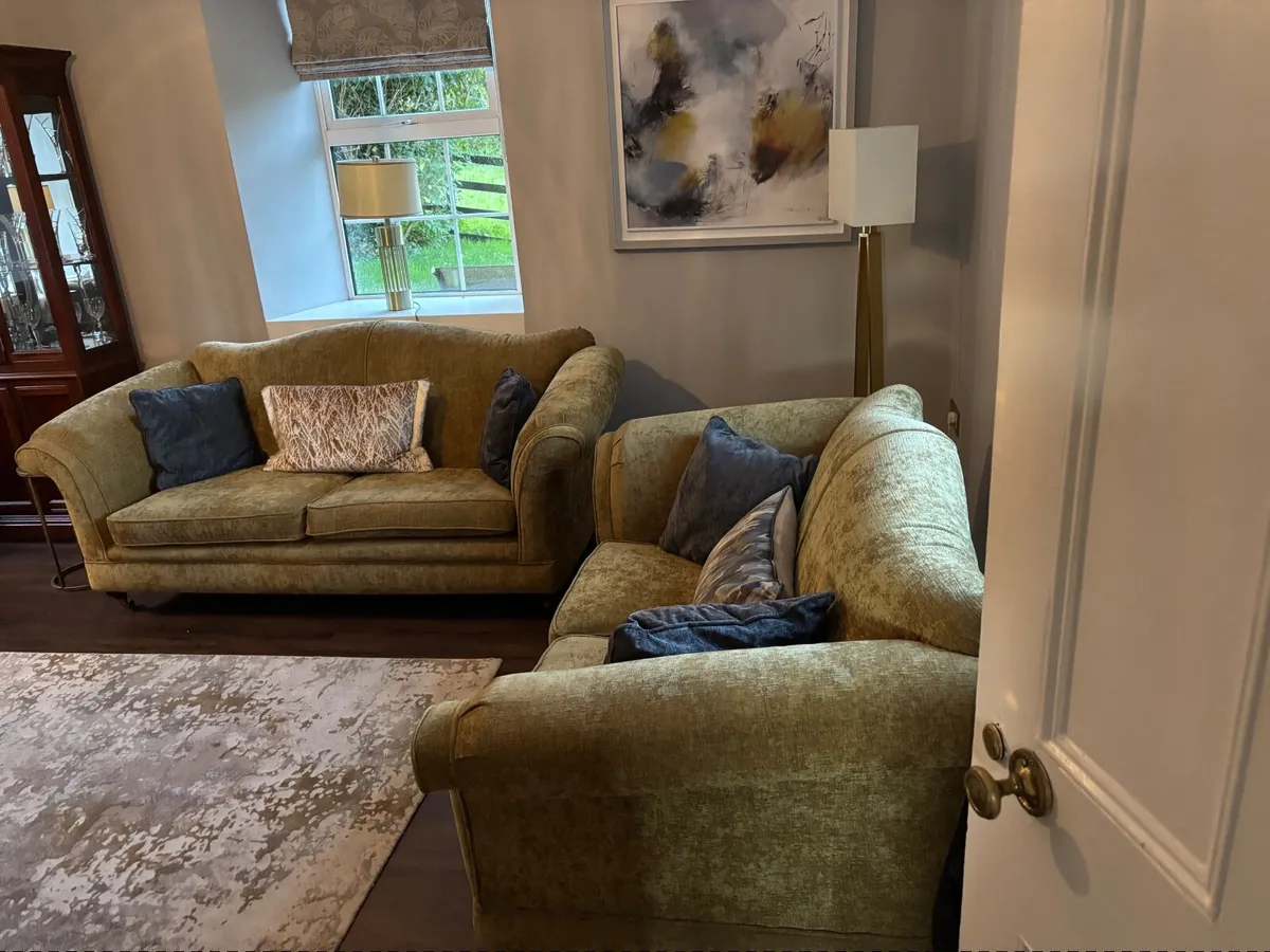 Couches - Image 3
