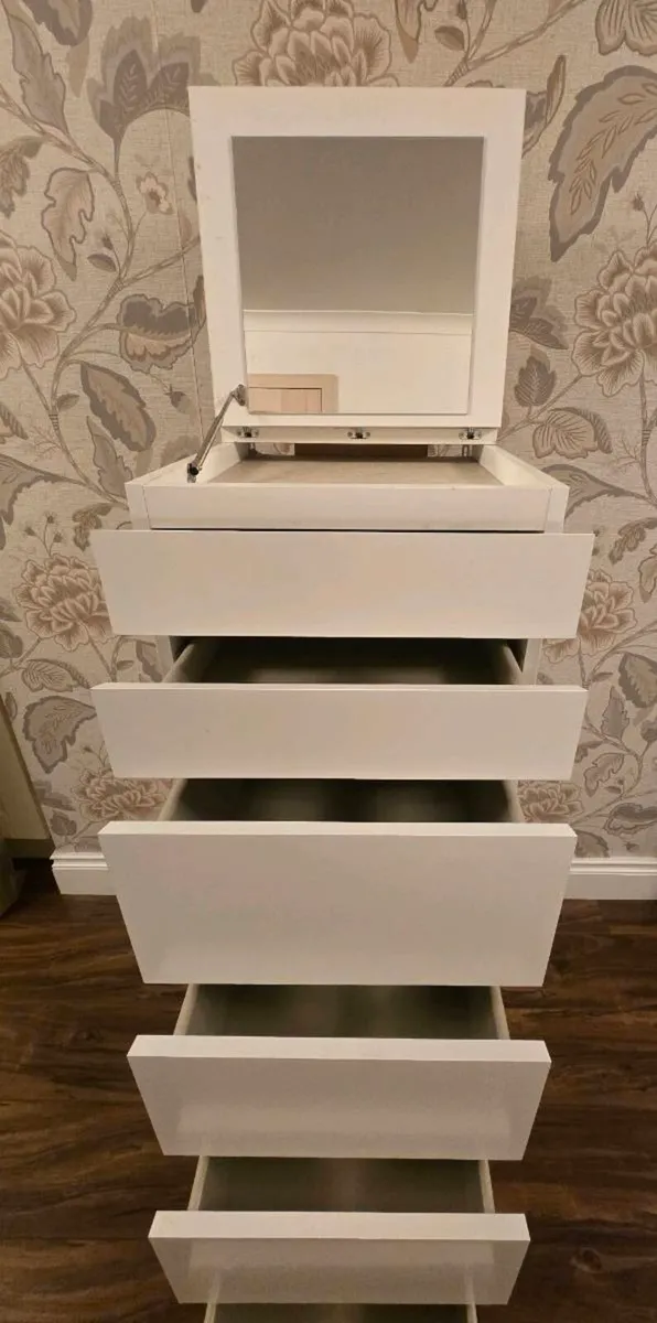 Chest - Image 1
