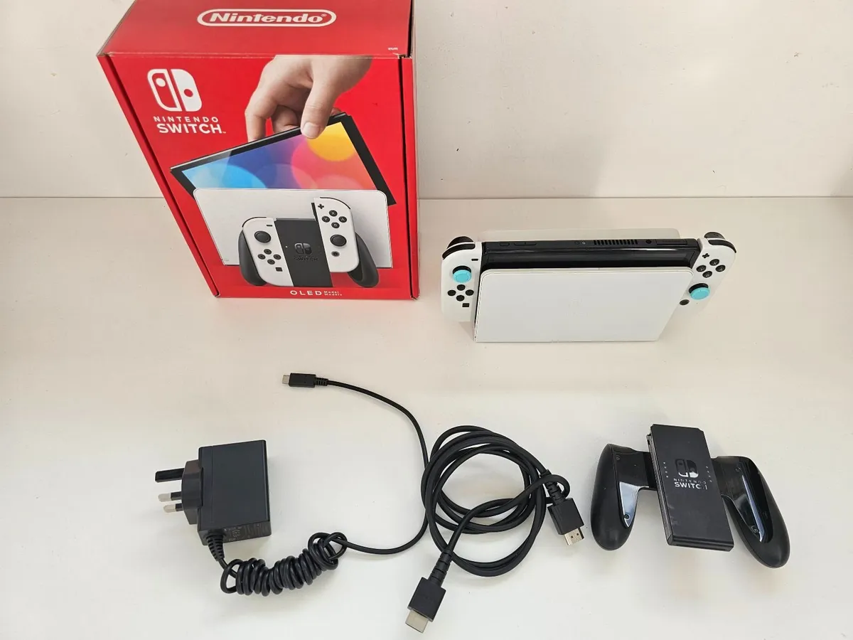 Nintendo OLED - Image 2