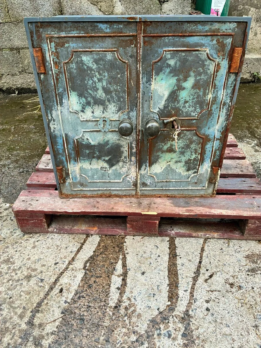 Edwardian double door safe in - Image 1