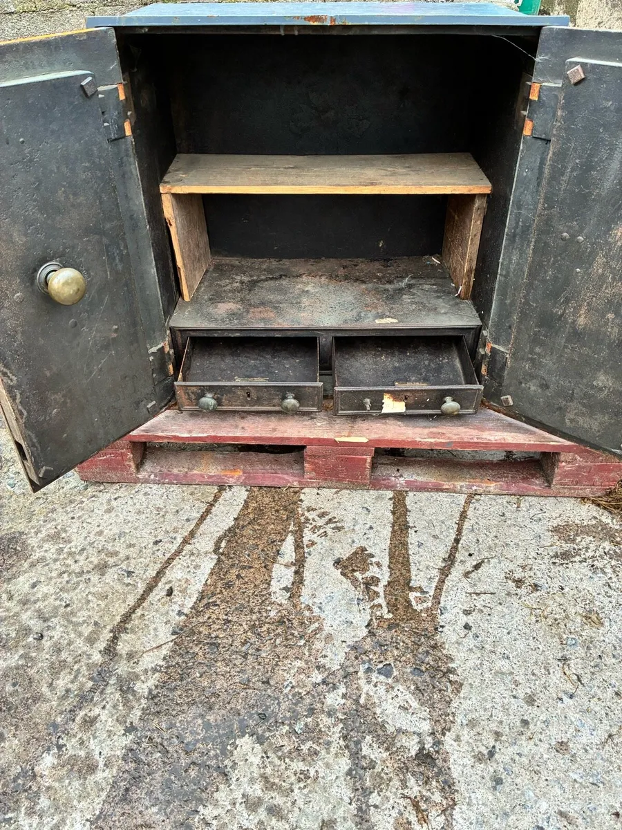 Edwardian double door safe in - Image 2