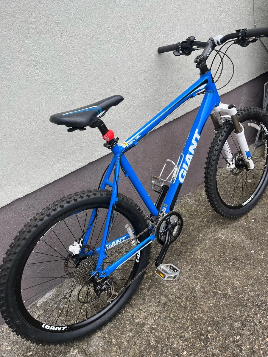 Giant Reval Mountanin bike. - Image 2